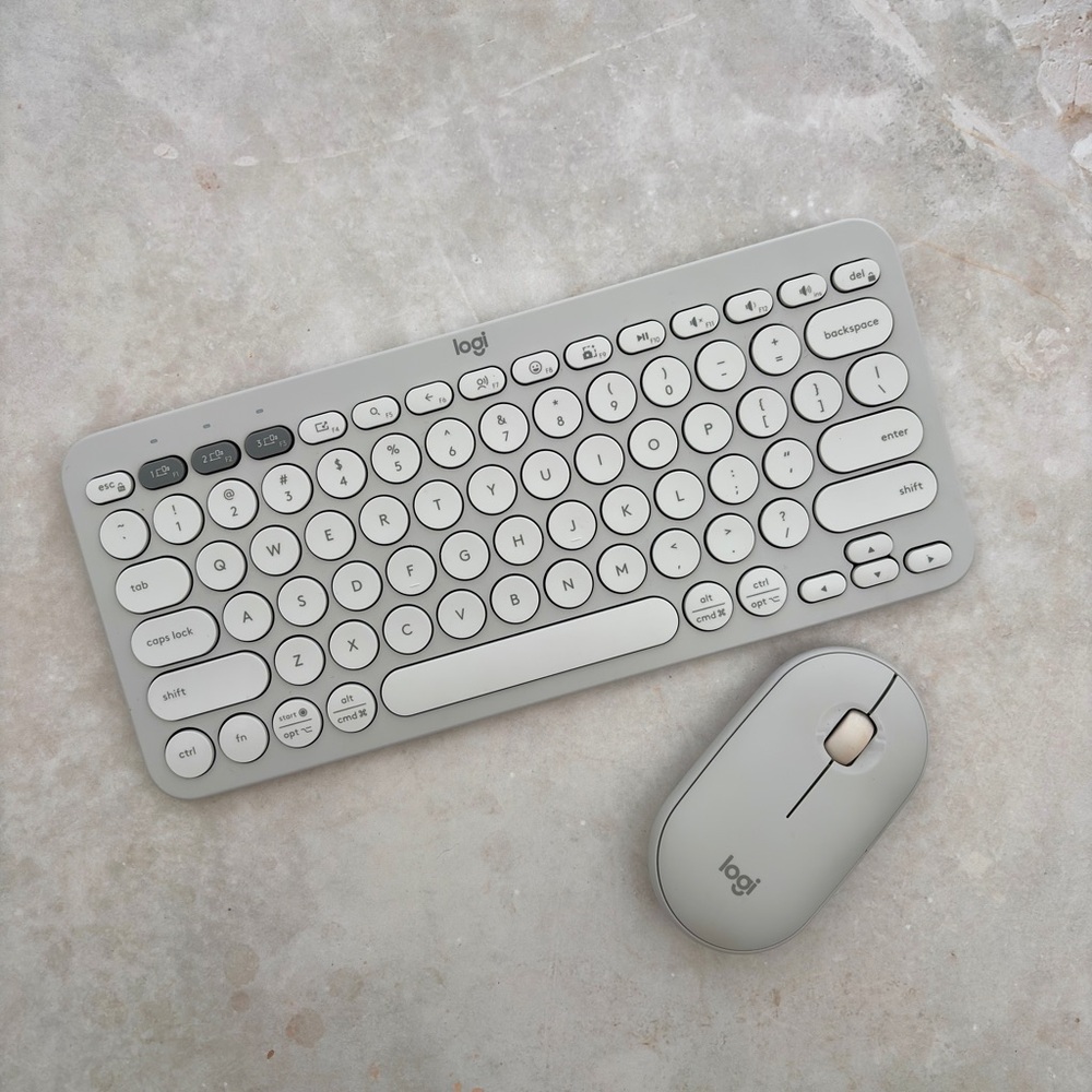 Logitech Compact Wireless Keyboard and Mouse - Silver